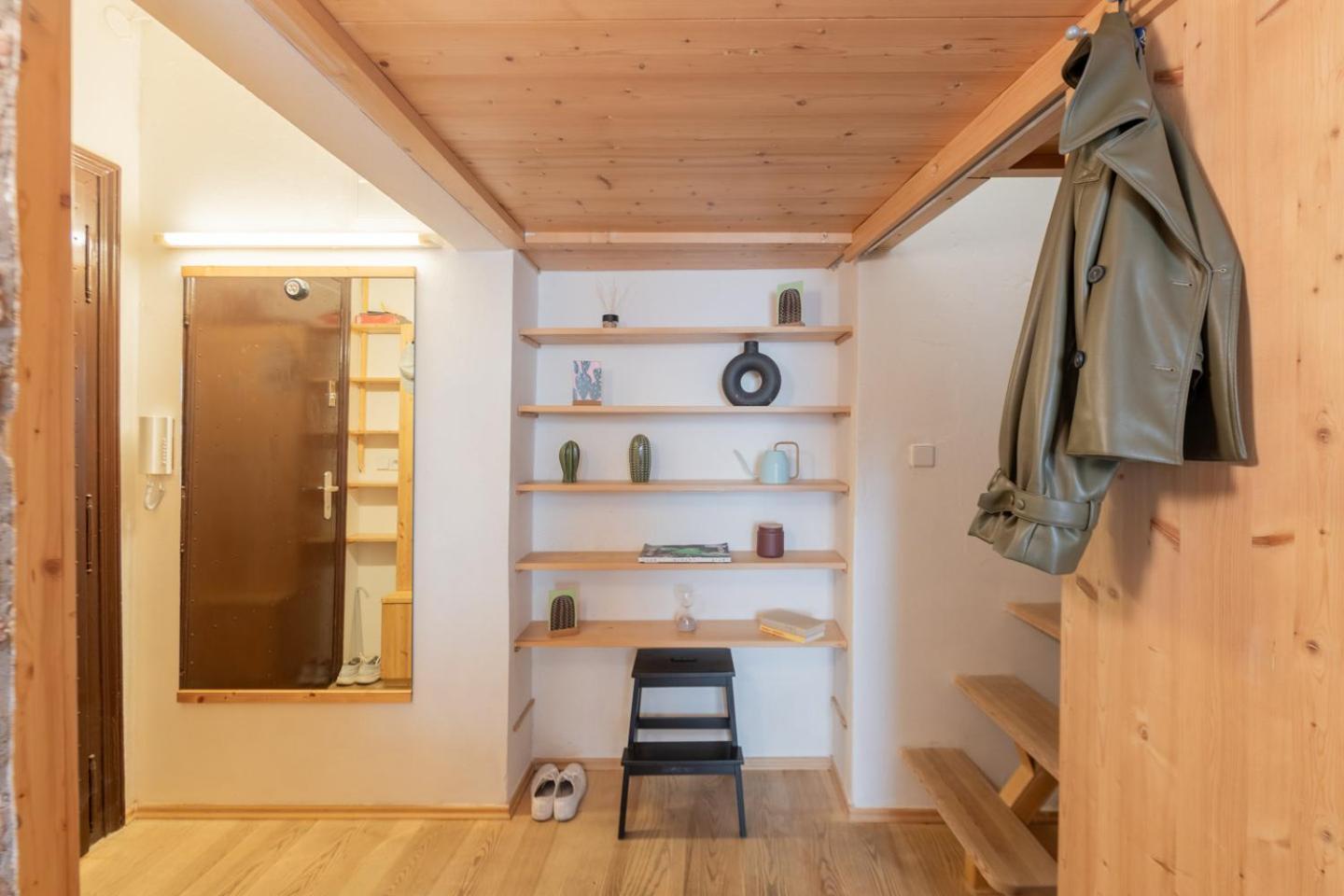 Days - In Location - Lesser Town - Park Nearby Apartment *